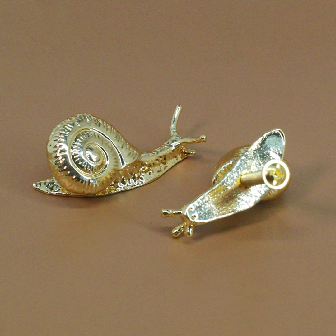 Creative material alloy snail chest of drawers handle wardrobe locker furniture handle buckle.