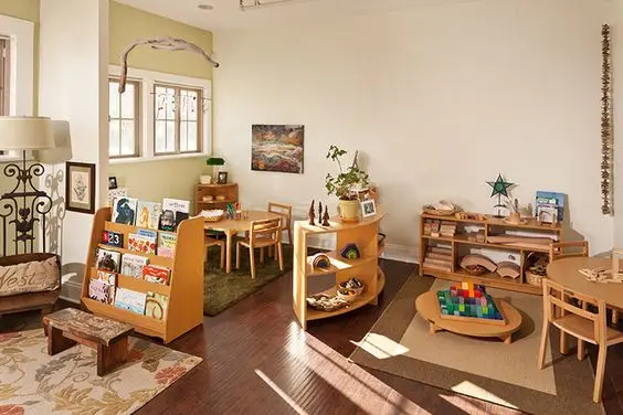 Деревянная книжная полка для детской мебели