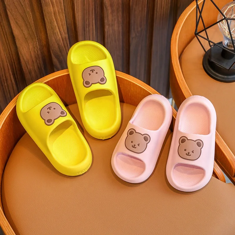 2021 High Quality Children Sandals Cute Cartoon Bear Kid Shoes OEM Slider Indoor Non-Slip Kids Shoes Slides Slippers For Babies