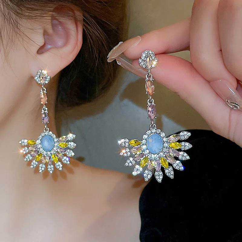 Серебряные серьги-гвоздики с овальным веером