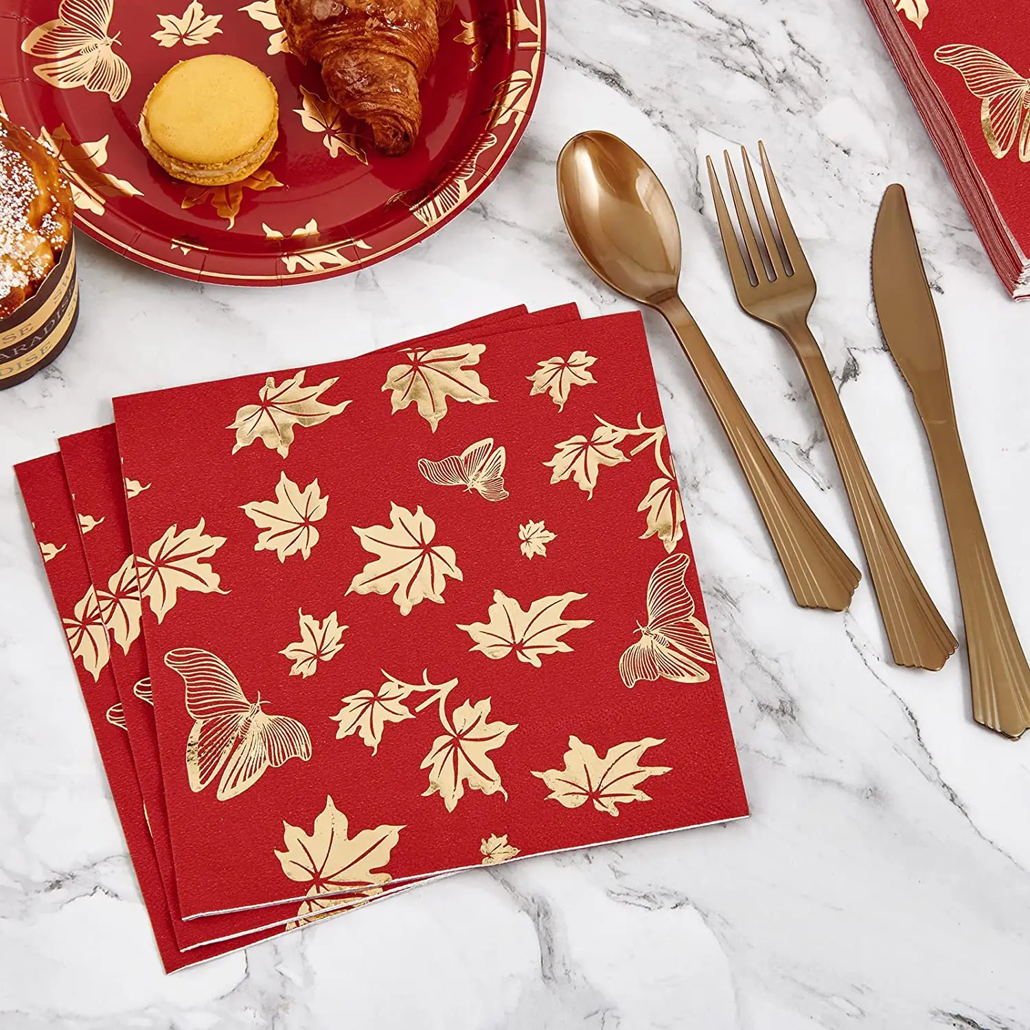 Eco- friendly Disposable tableware set Disposable party supplies kits party holiday Supplies  party paper plates