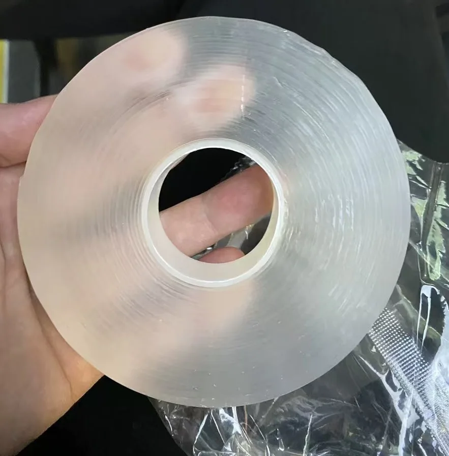 Nano glue widens and thickens without damaging the wall or leaving glue