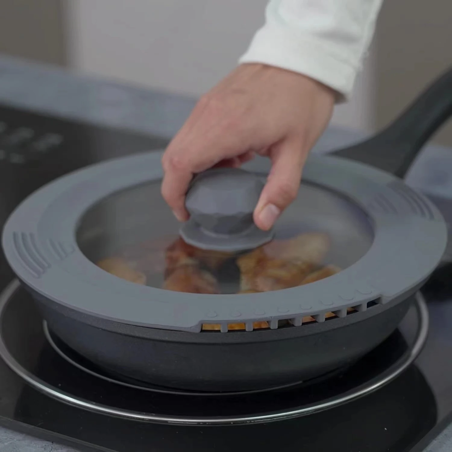 Ultra-Durable Tempered Glass Pan Lids Heat-Resistant Silicone Rim Microwave Water/Oil Pour Spout Universal Fit Cookware Parts