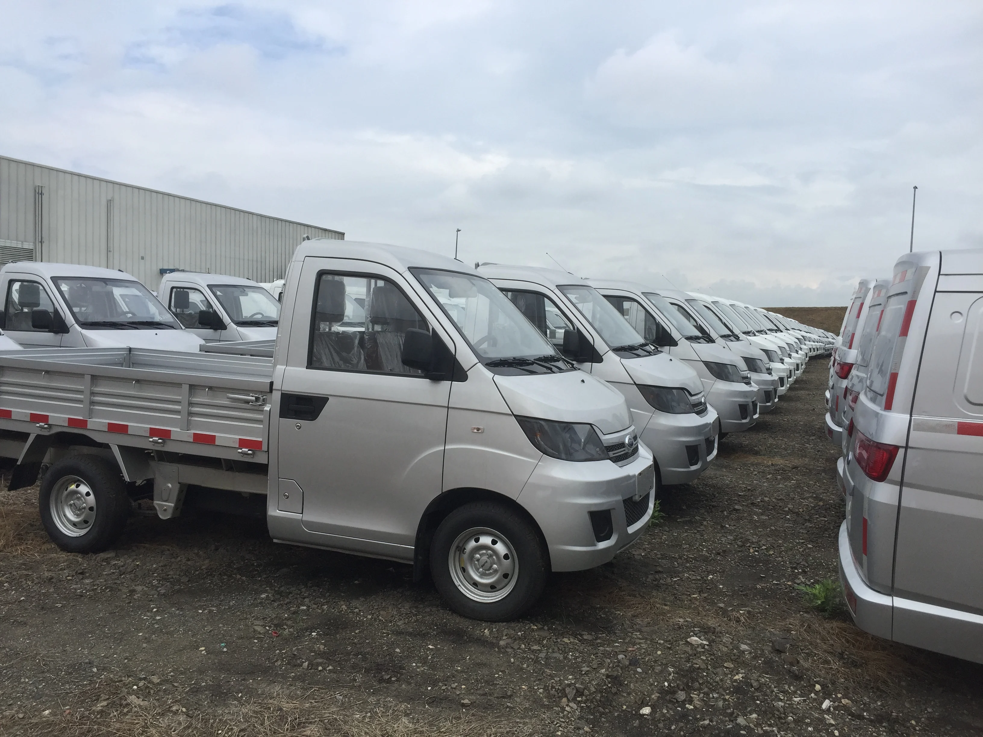CHERY YOKI Mini Small Light truck Gasoline Engine 1Tons Loading Capacity logistic mini truck