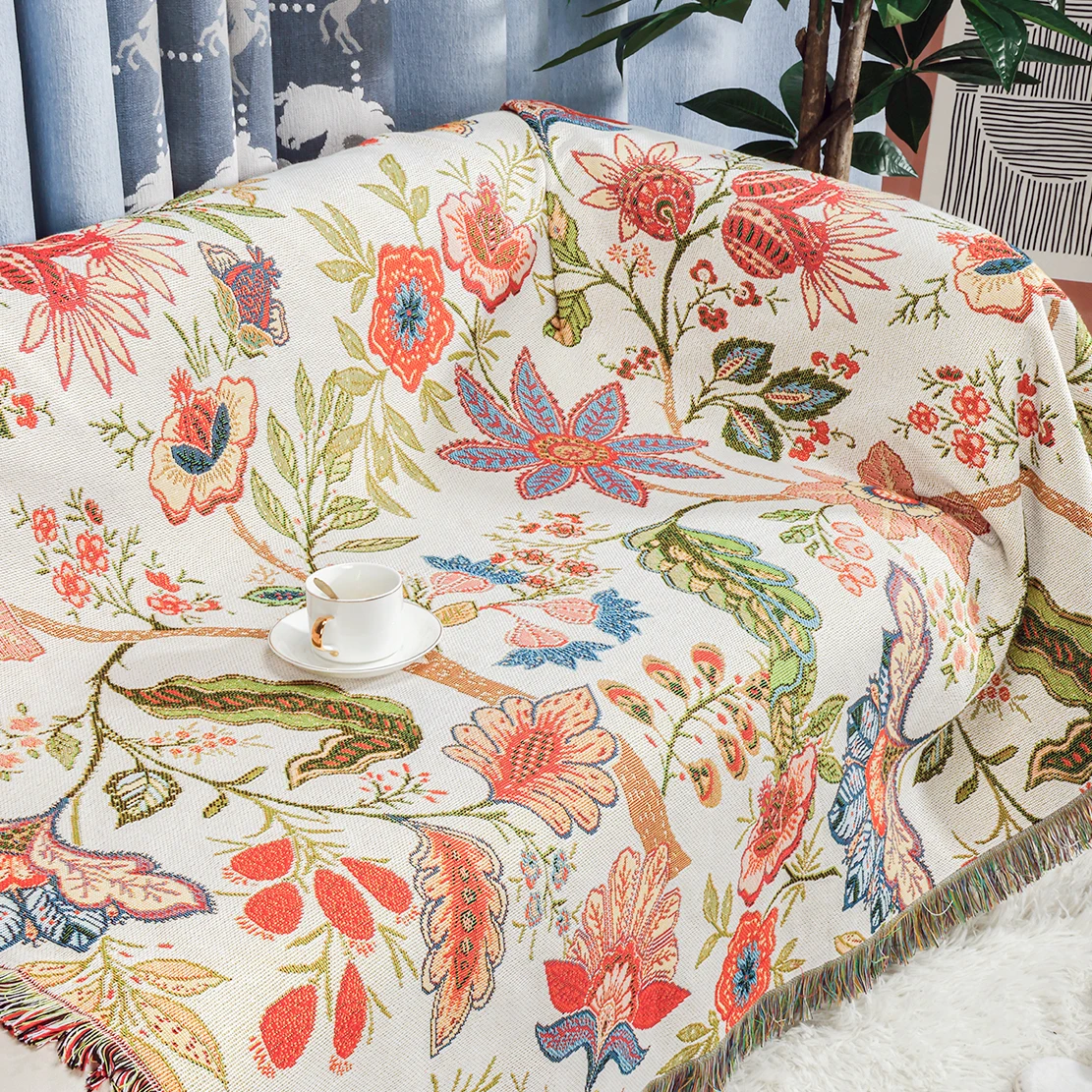 Custom Jacquard Woven Blanket Bohemian Tapestry with Animal and Cartoon Patterns for Room Cover Wholesale