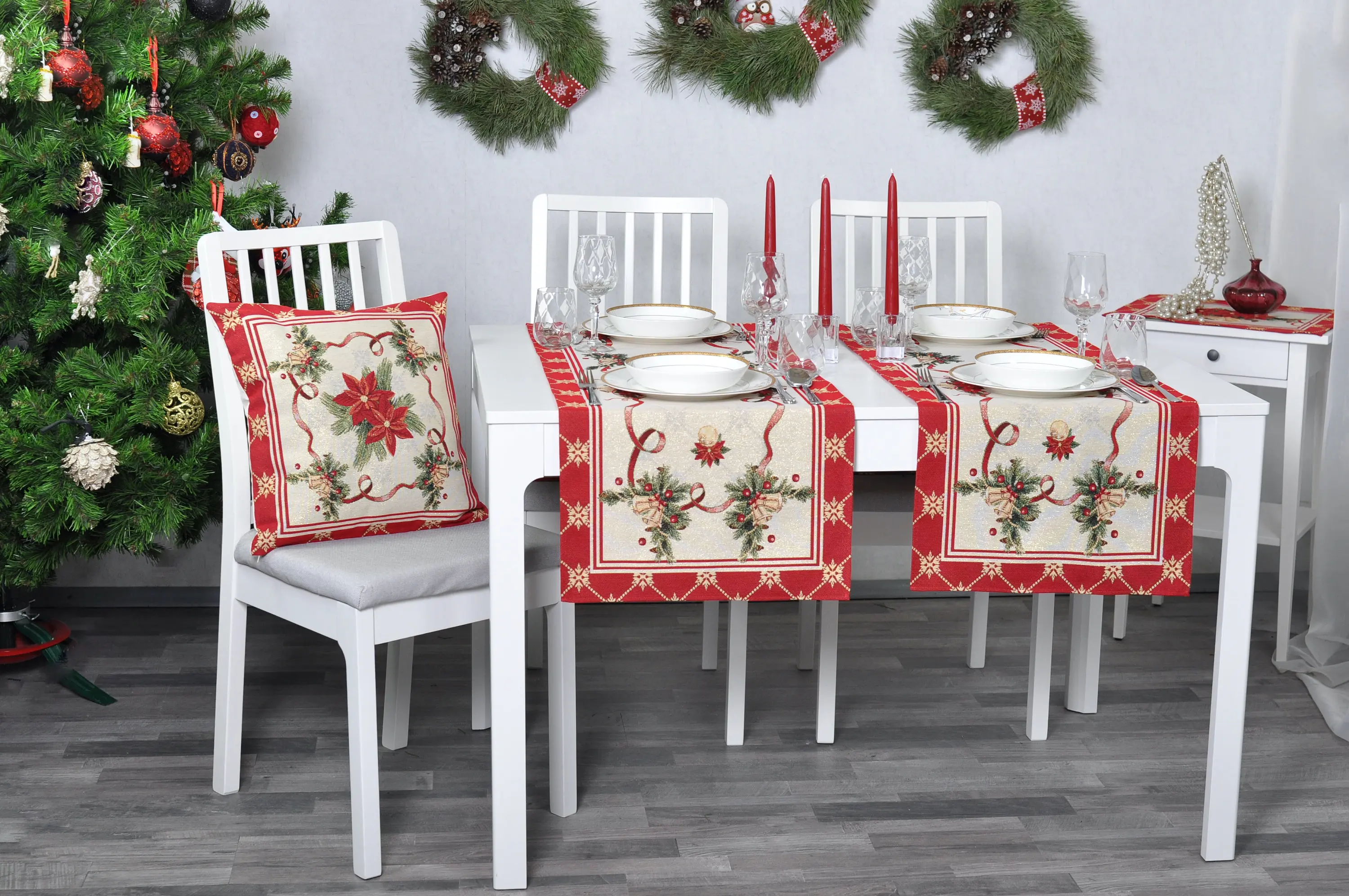 New Commodity Custom Printed Red Christmas Holiday Dining Table Runner