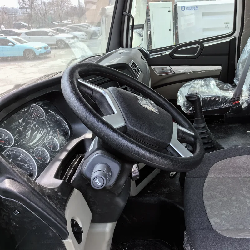 Used HOWO Fuel Oil Delivery Truck 25000 liters 6x4 tanker truck