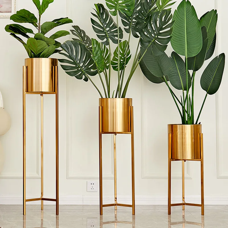 Modern big size large standing gold metal floor flower vases for wedding antique metal base tall flower vases stand