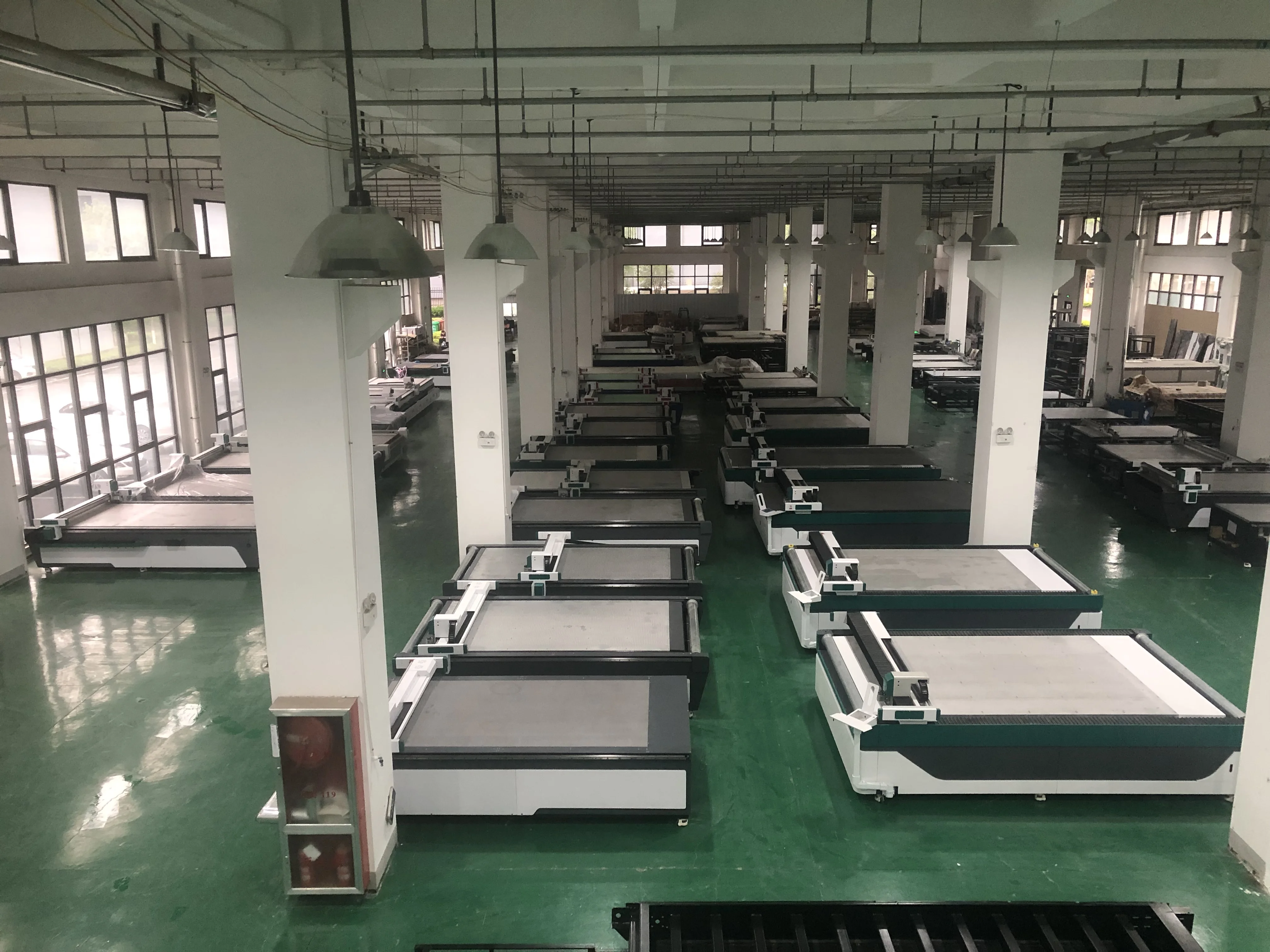 Top Selling cnc vertical zig zag fabric sample blind digital cutting table burlap fabric die cutting plotter with high precision