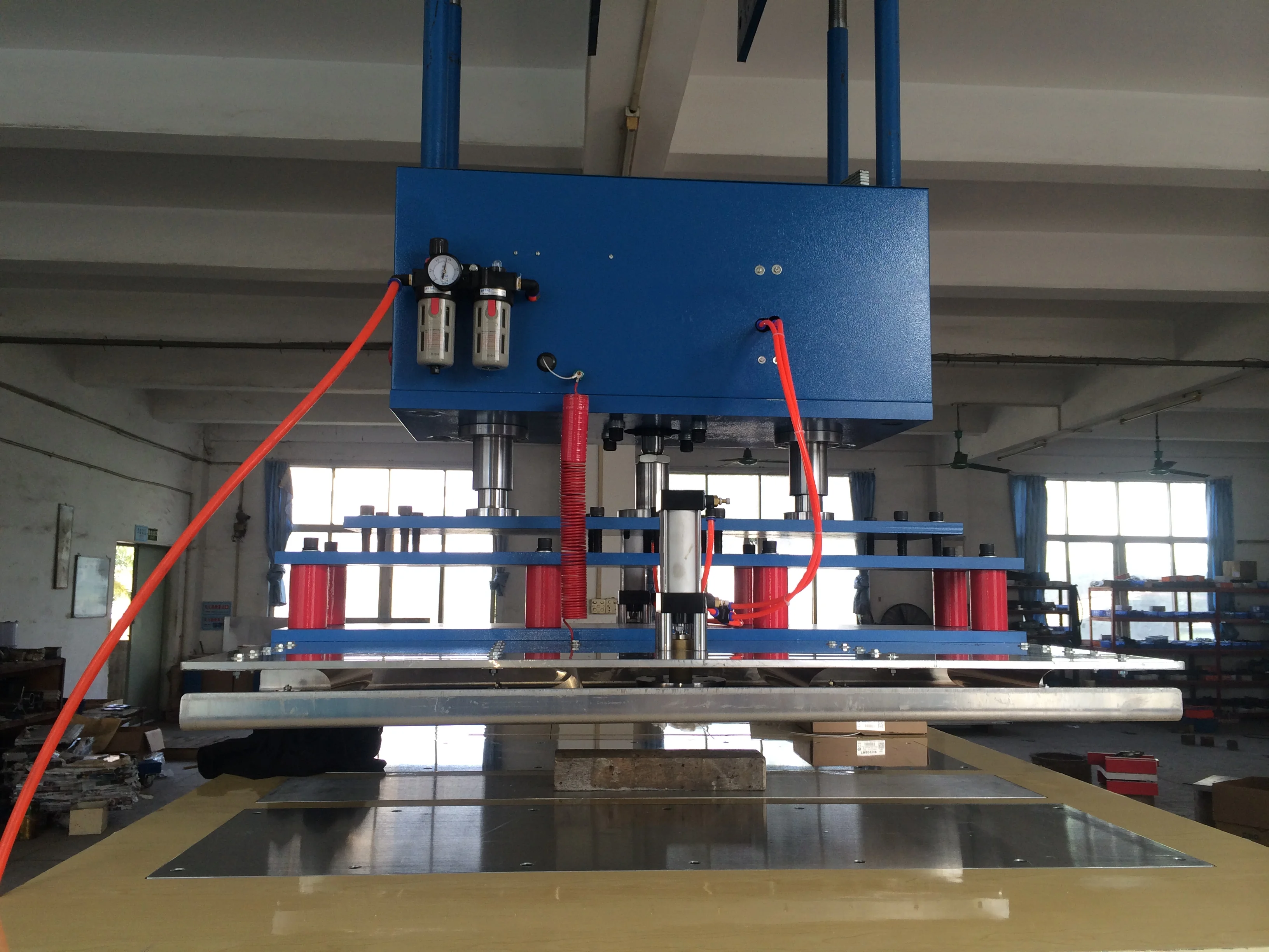 Kindle Custom Folding Camper Trailer Welding Machine