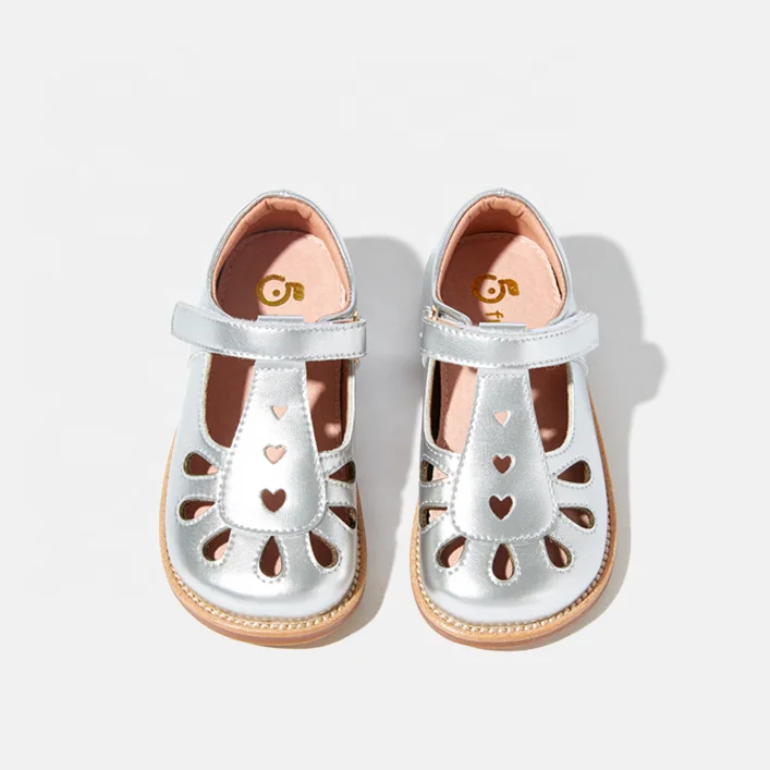 2022 New Model Heart Hollow Girls Leather Shoes Soft Flat Children Summer Sandals