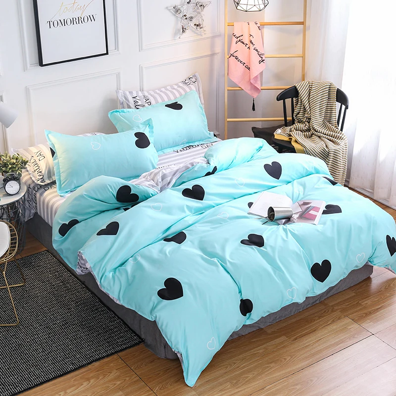 Custom size low MOQ  loving heart design active heart printed dust cover custom quilt bedding set