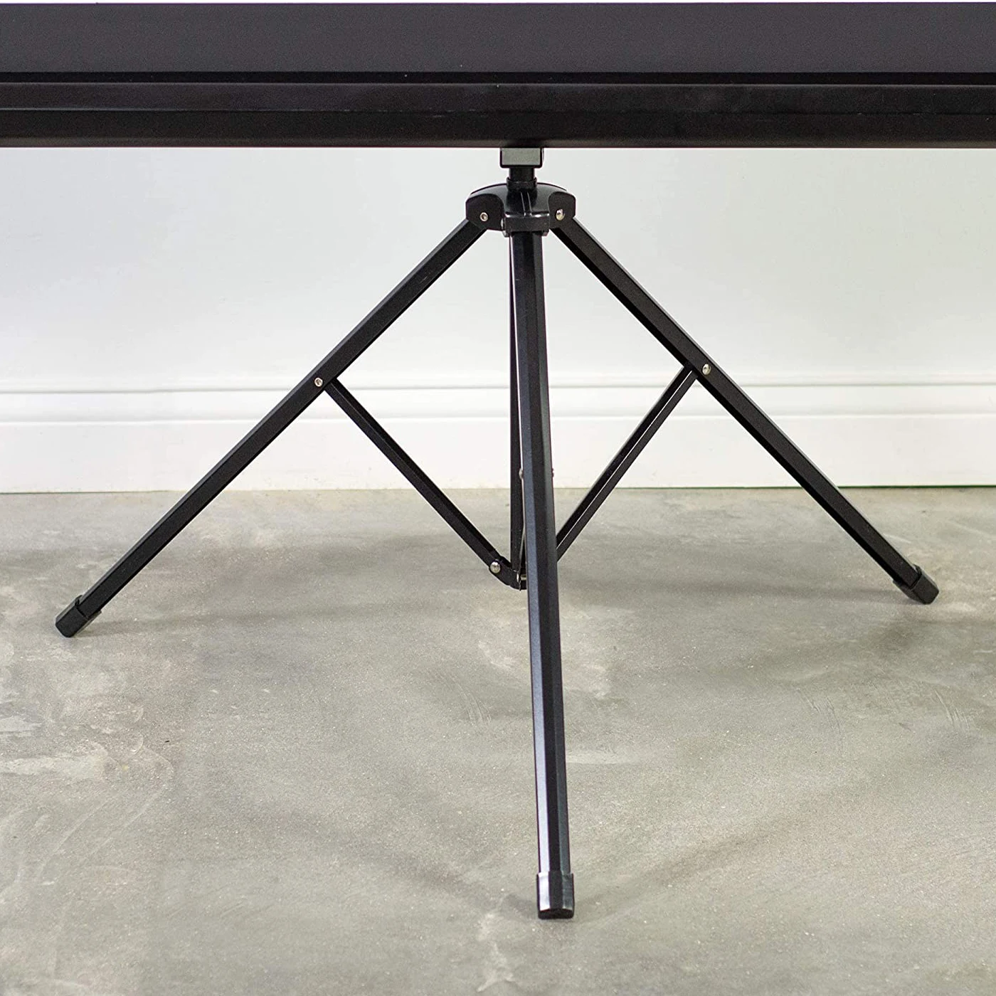 Tripod portable projector screen 72 inch 16:9 customizable size