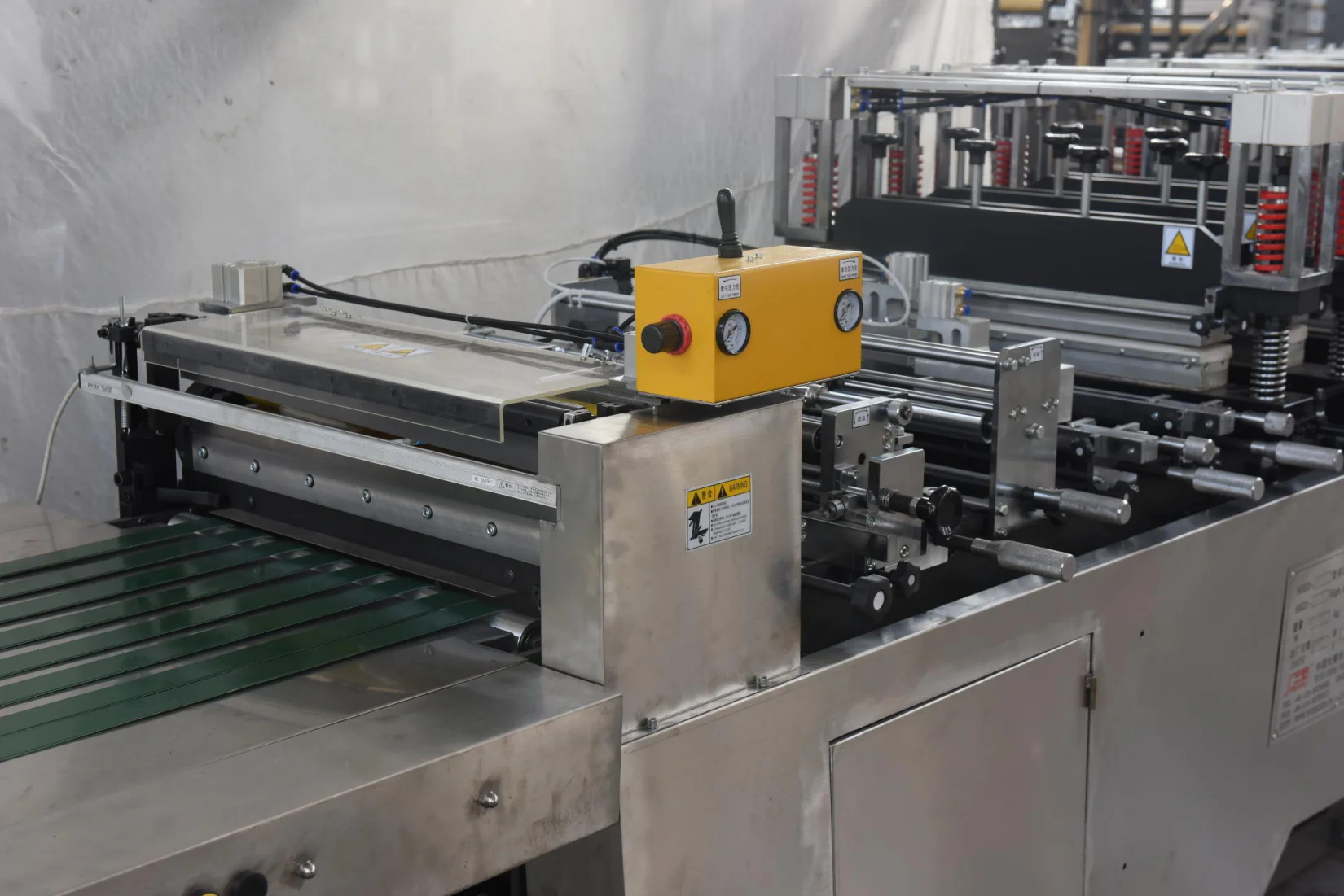 Economical custom design automatic side sealing plastic bag making machine sealing machine air bubble poly bag making machine