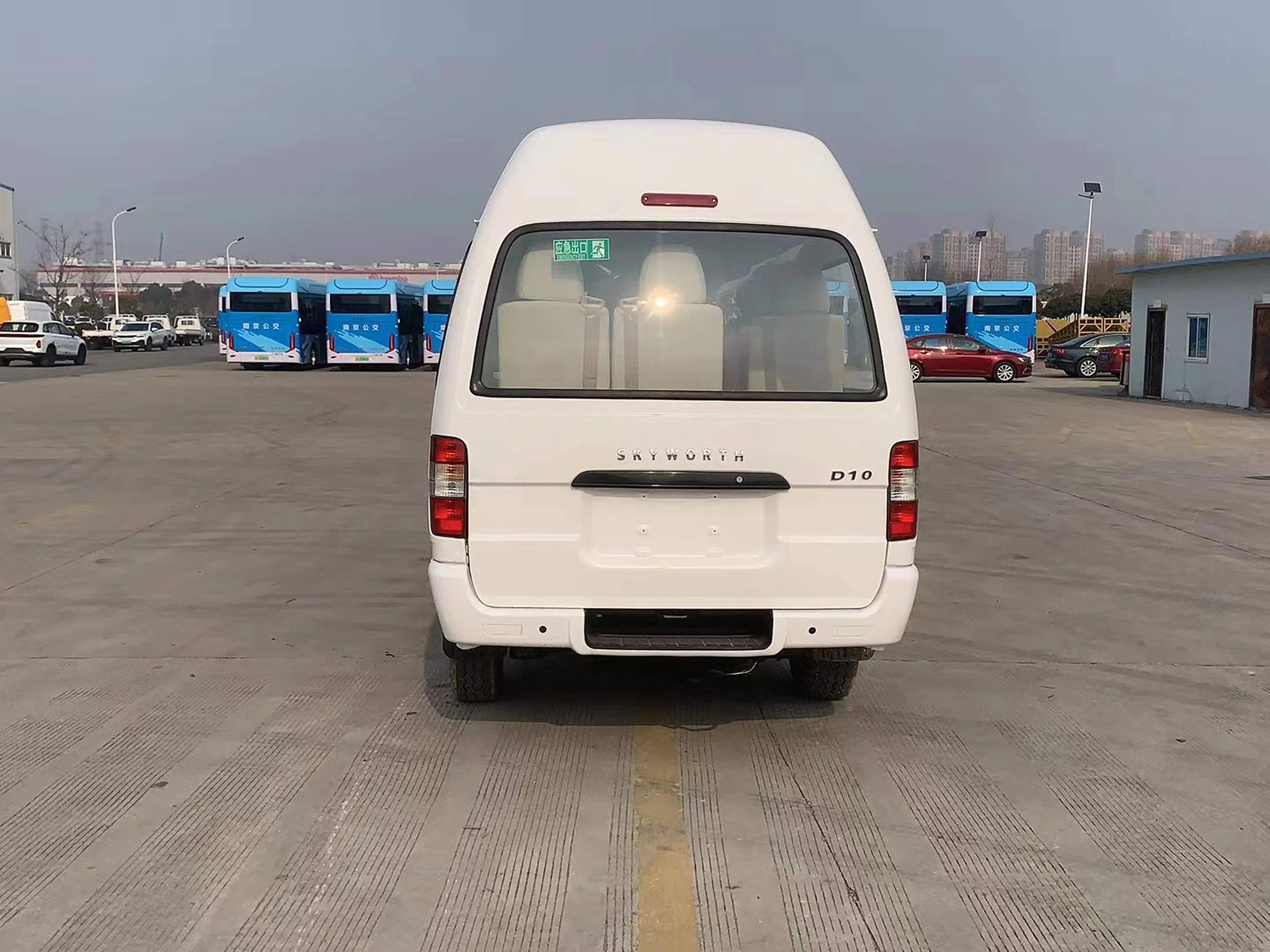 Excellent motor 70kw 95ps endurance mileage 280km battery capacity 53.58kWh 4 wheels 195 70r15 tires 2 seats delivery mini van