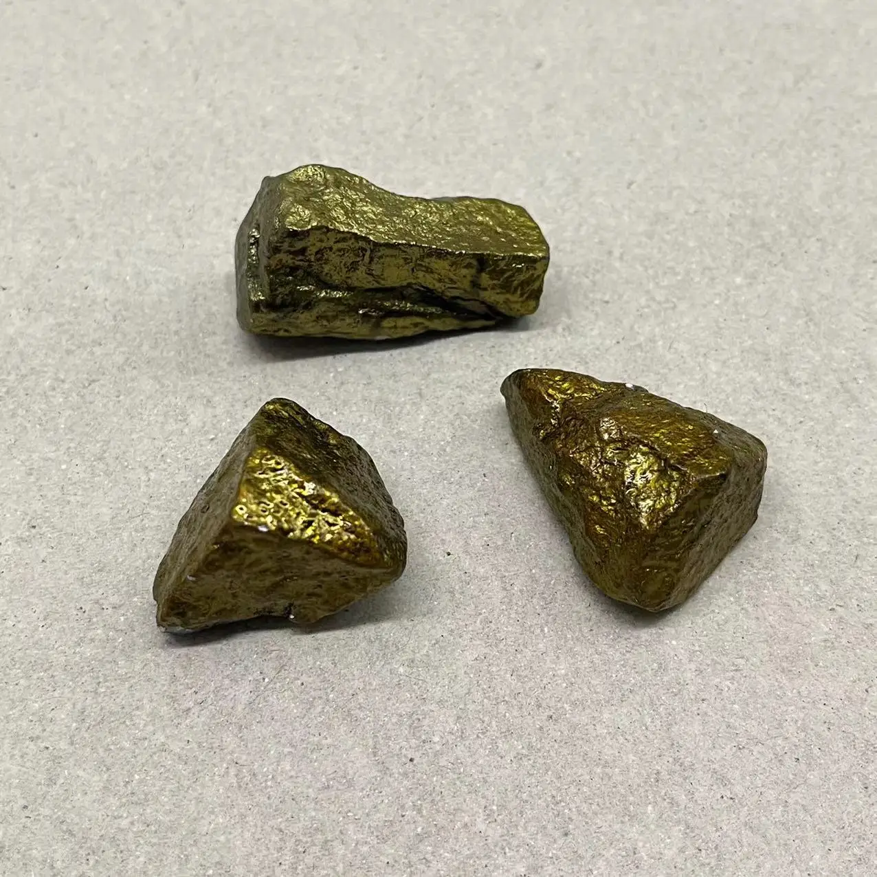 custom board game pieces hot sale heart stone and colorful stone game pieces