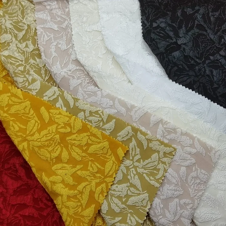 Hot Selling Jacquard Knitted Fabric Custom Embossing Floral Pattern New Design Stylish For Dresses Clothes