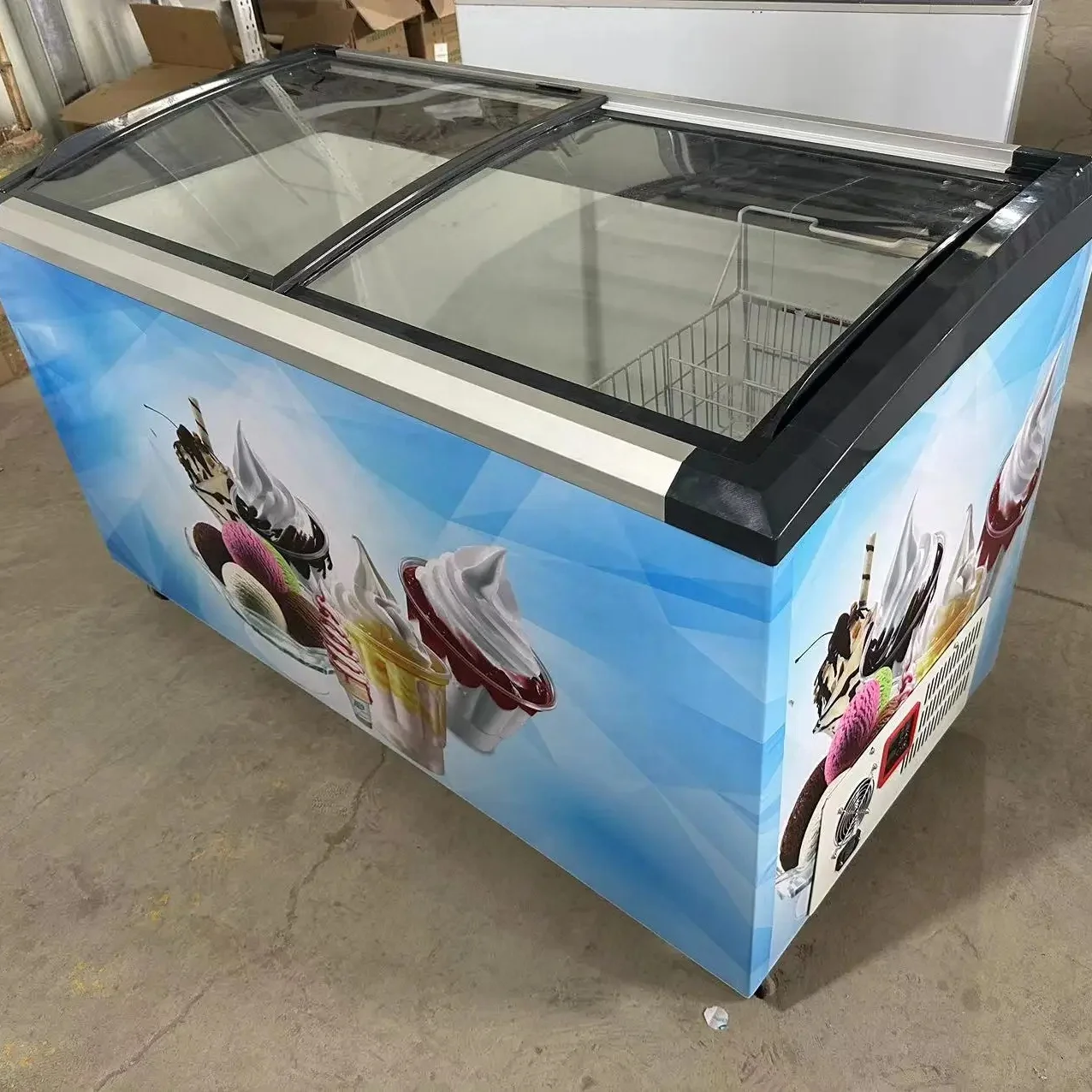 12V/24V морозильник для мороженого 368L изогнутая стеклянная дверь AC/DC адаптер Солнечные морозильные камеры