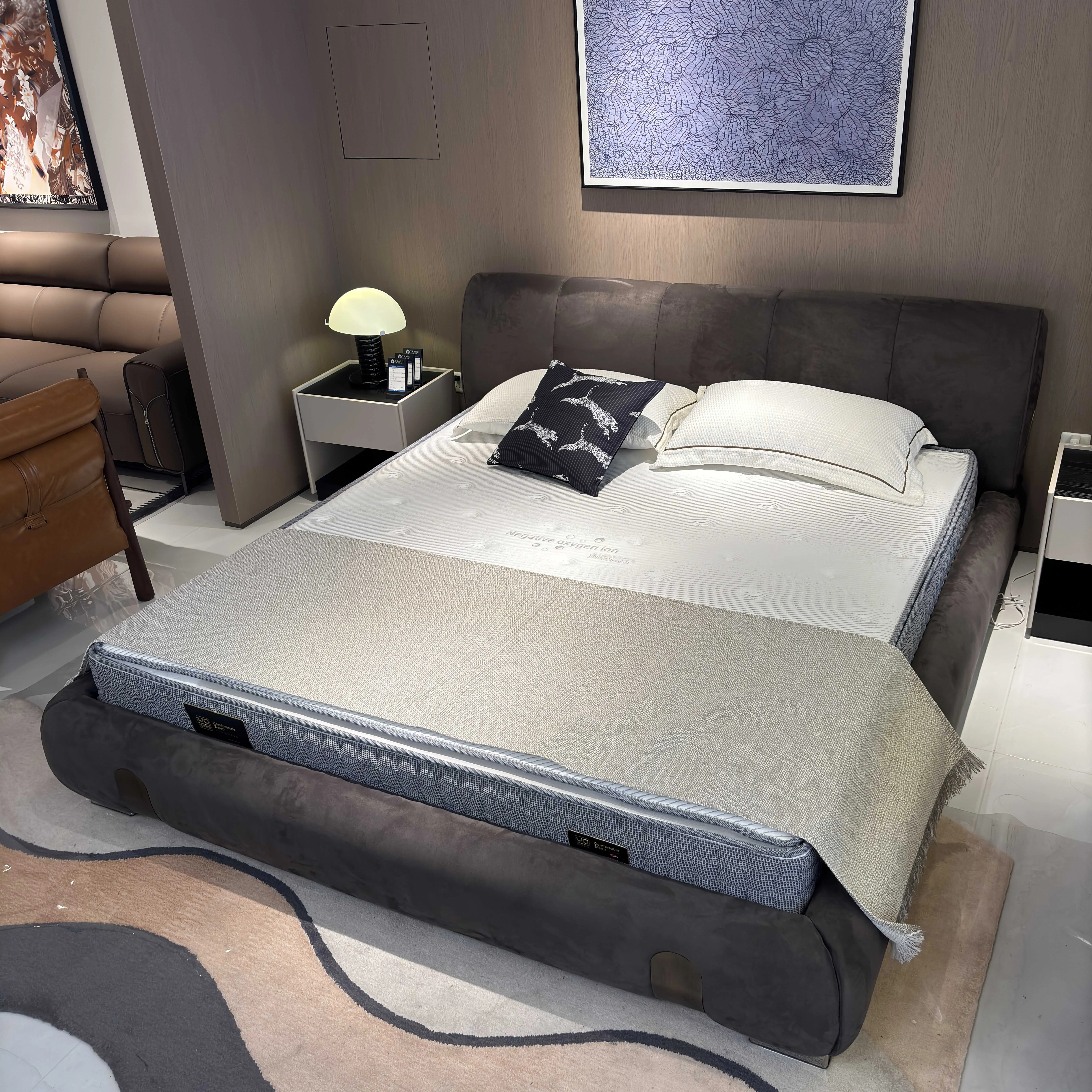 Hot Selling Fabric Upholstered Double Beds Modern Bedroom Sets King Full Size Soft Bed Furniture Solid Wood Bed Frame for Home