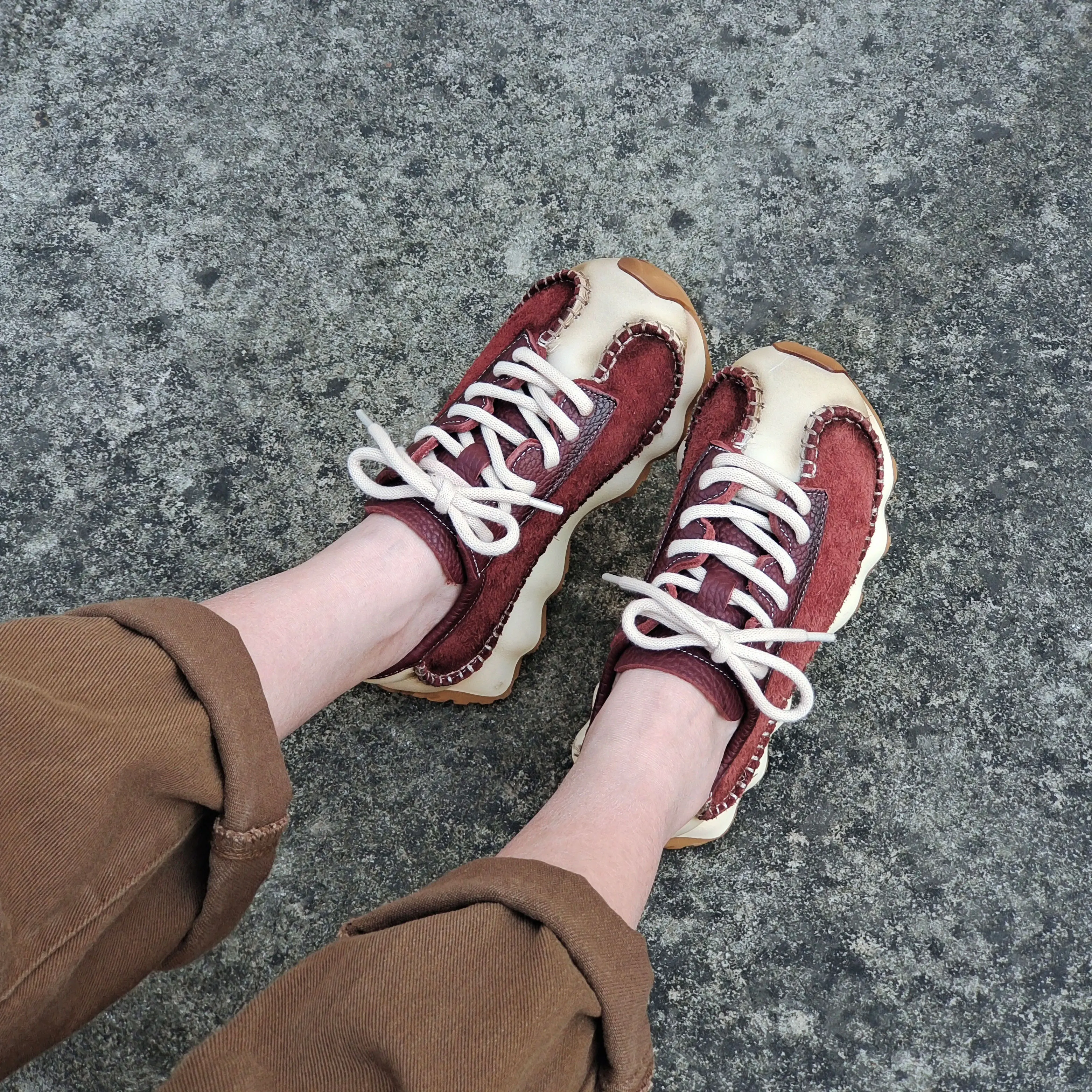 OEM ODM Genuine leather sneakers manufacturer Running Walking Style Shoes Lace Up Casual  Shoes For Women And Ladies