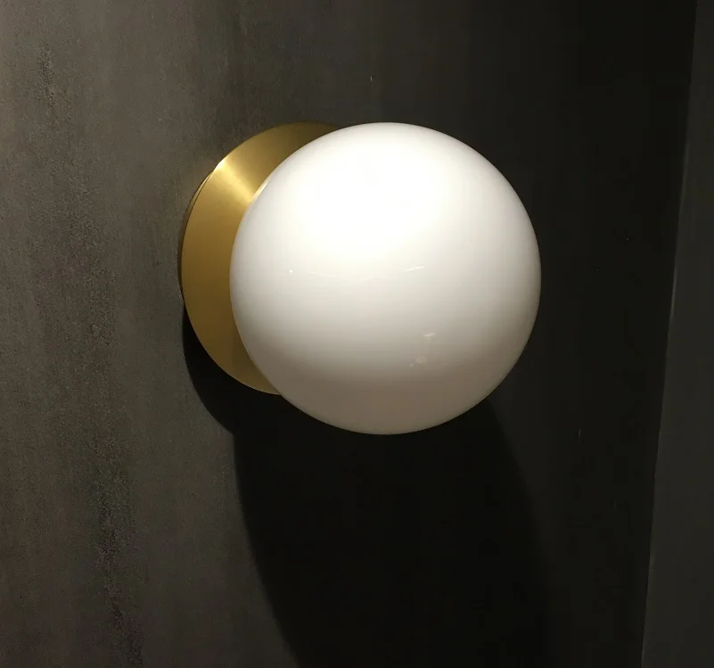 Modern classic light brass color  led  lamp iron glass ball shade wall lamp with glass shades  reflectors