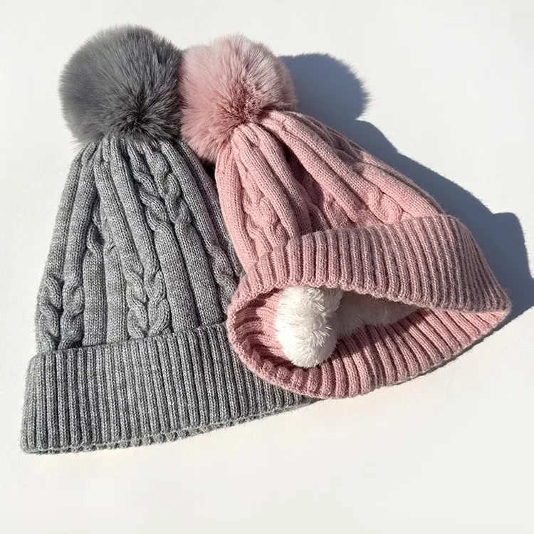 Wholesale Custom Knitted Beanie Warm Fleece Lining Women Cap Cable Faux Fur Pompom Winter Hat