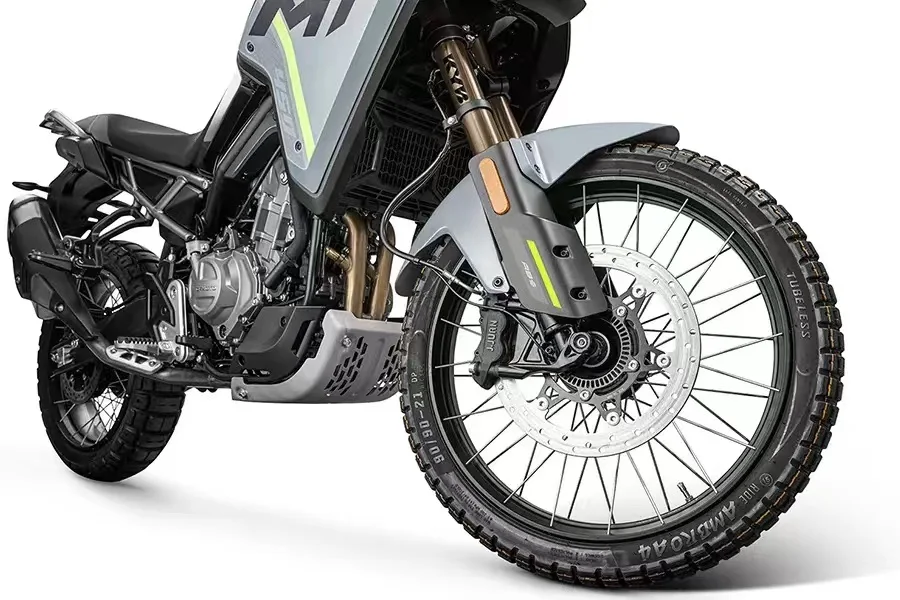 Good-looking Motorcycle Selling CF Motorcycle 450MT Motorcycle Power ABS System 450CC Multi Chain Drive 820 Mm ADV 400-600cc