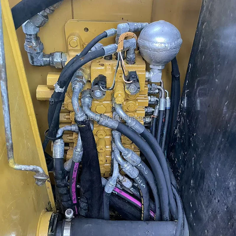 Used CAT305.5E2 excavator with dozer blade excavator cat digger machine origial version engine pump valve 1 year warranty