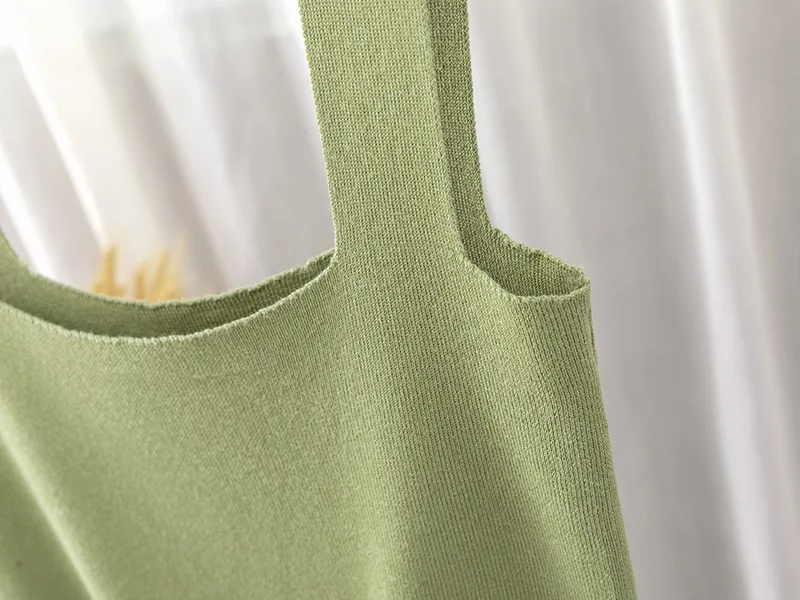 Latest design women knitted vest square collar sleeveless top casual solid color knit vest