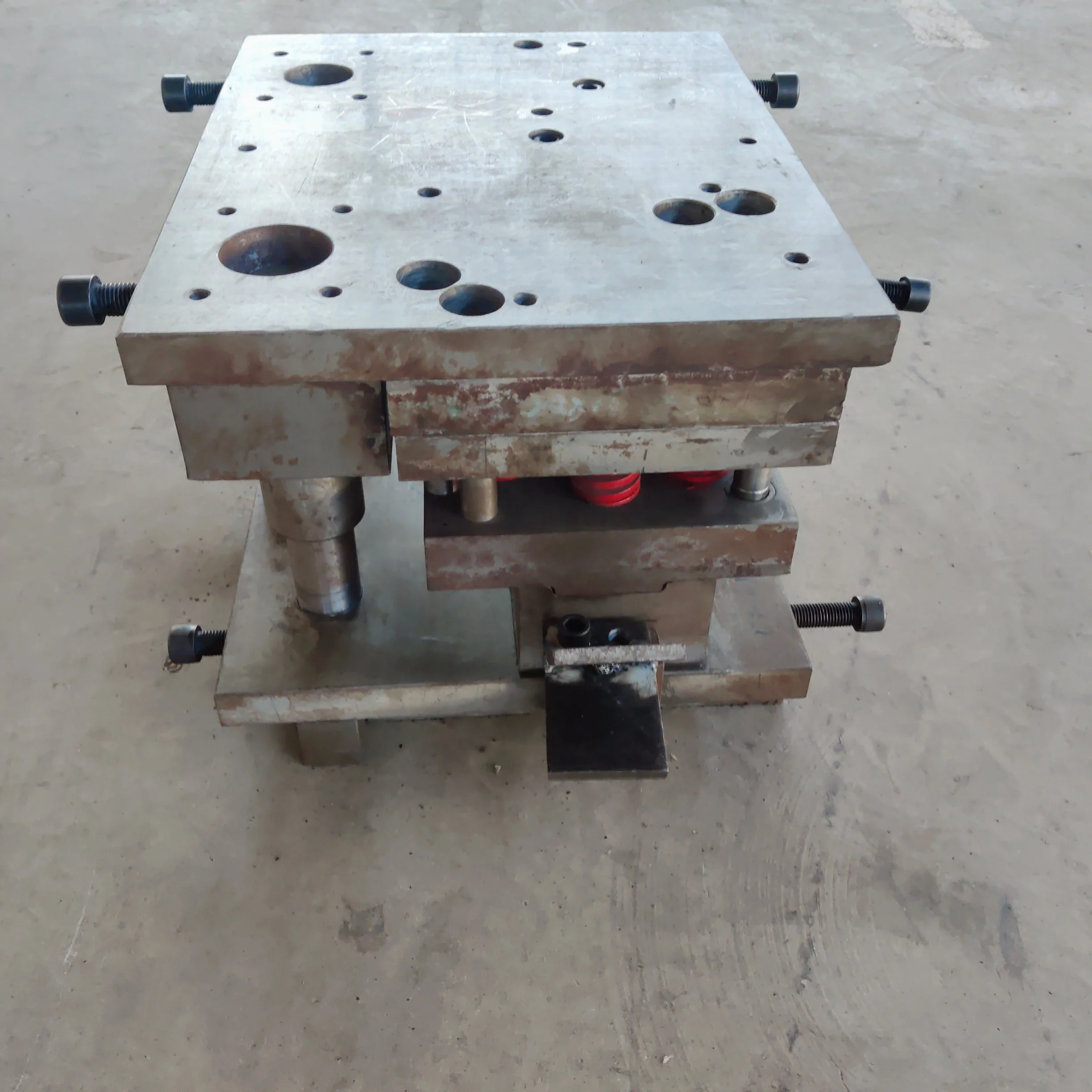 China Manufacturer Bending Machine For Dies Metal Stamping Mold Stainless Steel Die Metal Stamping Press