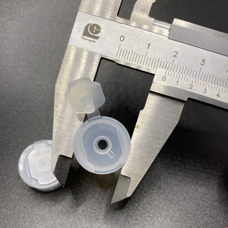 Wholesale plastic hole plug drops liner seal transparent plastic inner plug for wine glass bottles bottle neck