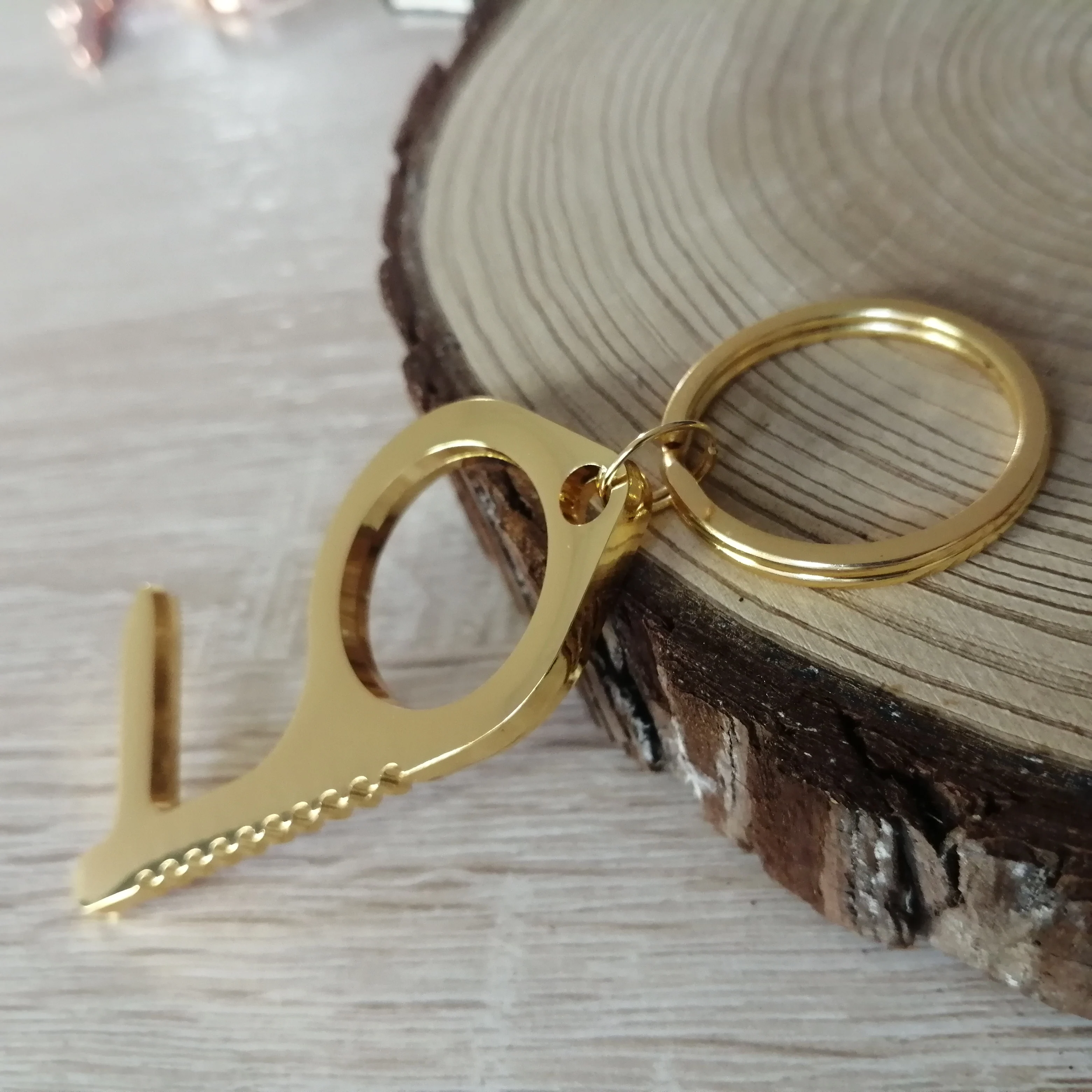 Modern customized Pom Pom Fur Ball Keychain With metal tags