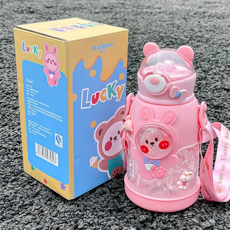 2024 hot sale new cute bear  reusable 700 ml plastic kids water bottles with cartoon characters