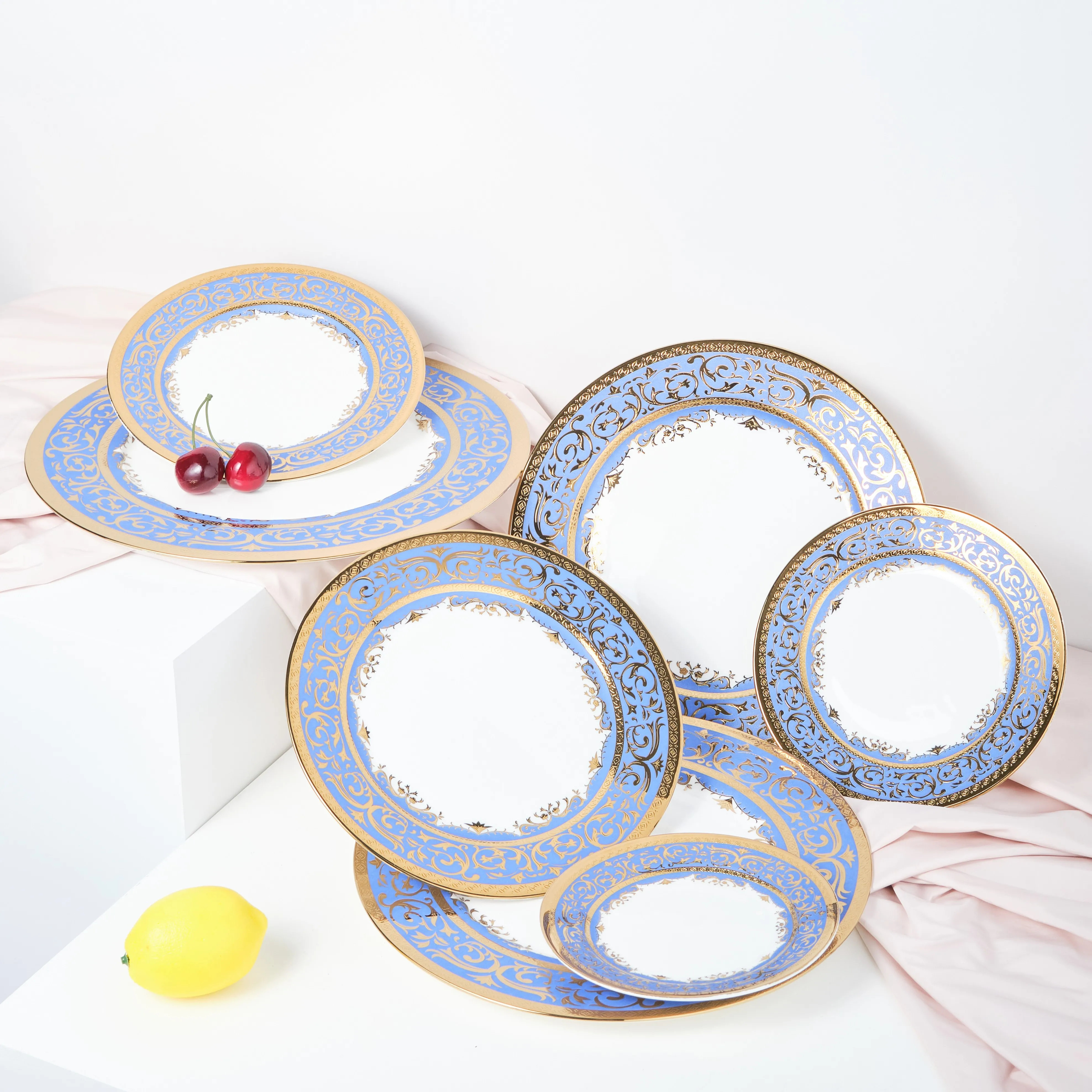 Luxury dubai dinnerware porcelain wedding gold blue decal ceramic bone china dinner plates set