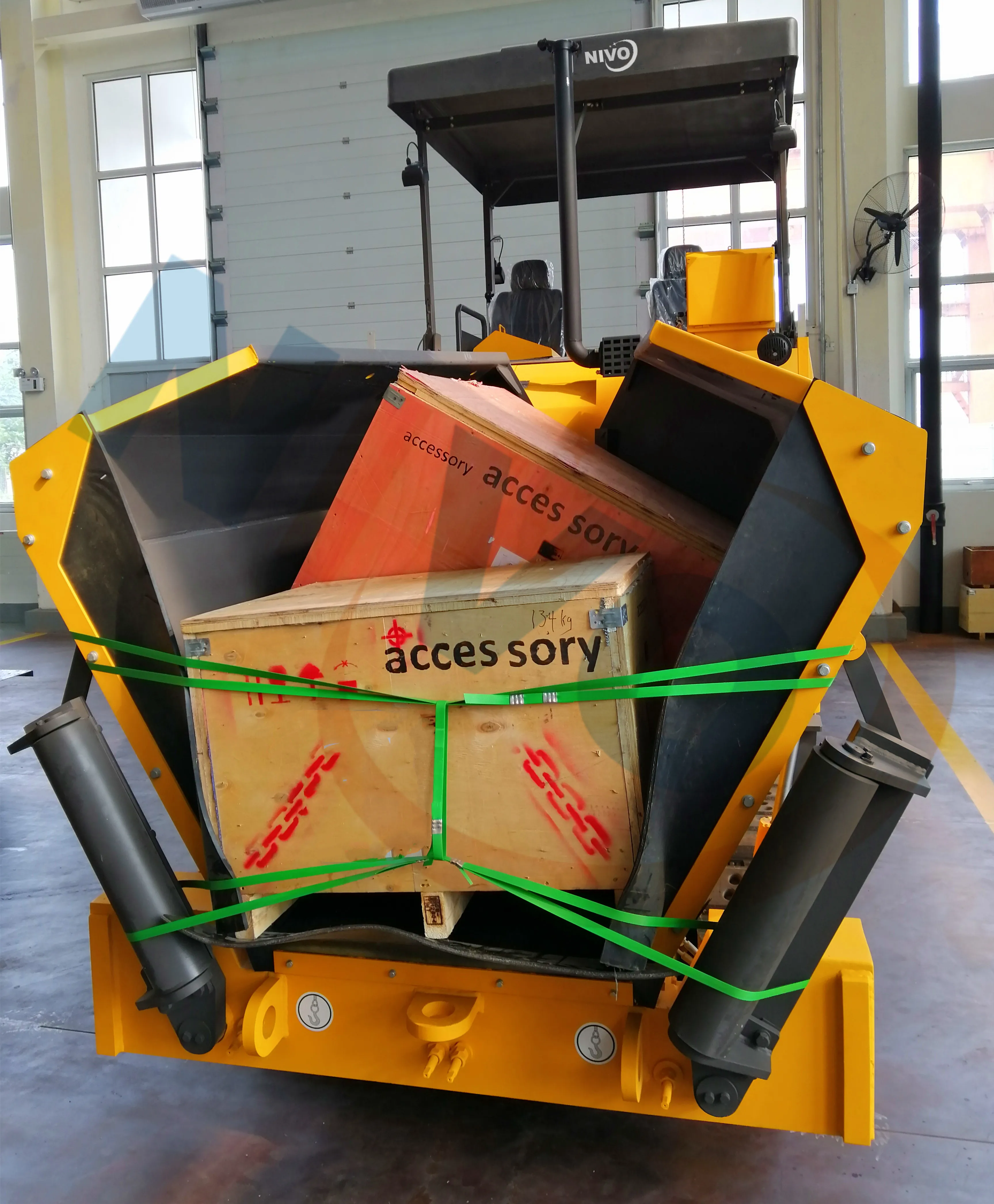 nivo LNU45 2-4.5M mini Asphalt Paver crawler type paving machine for road construction or parts