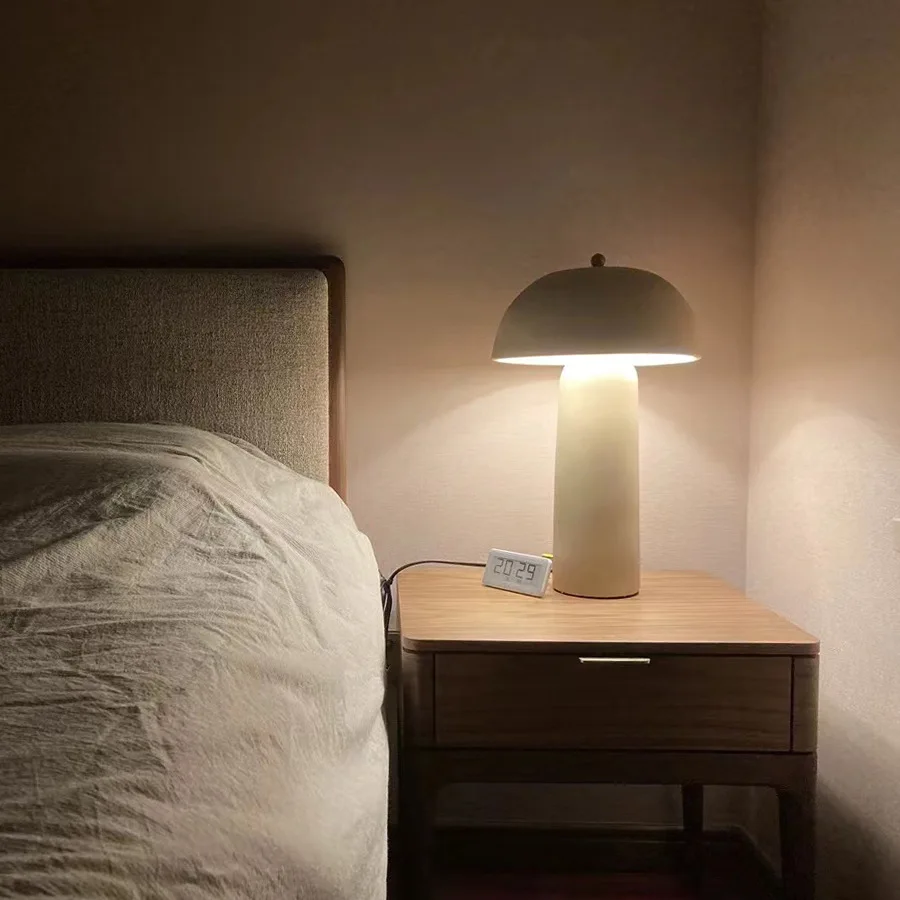Modern creative simple hotel home mushroom table lamp decorative bed side ceramic table lamp