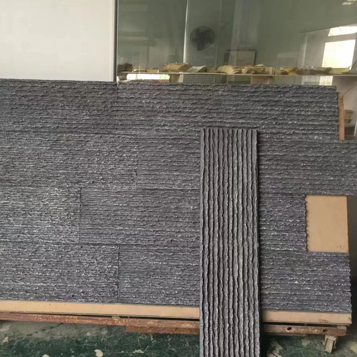 Hot Polyurethane Artificial Stone Machine PU Foam Panel Exterior Decorative Siding Faux Rock Wall