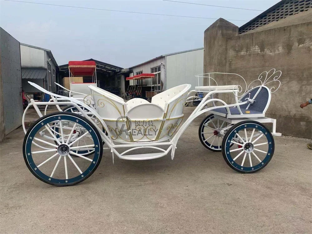 Factory Price Royal Design Outdoor Sightseeing Horse Carriage Manufacturer Horse Carriage For European Tourist Festival