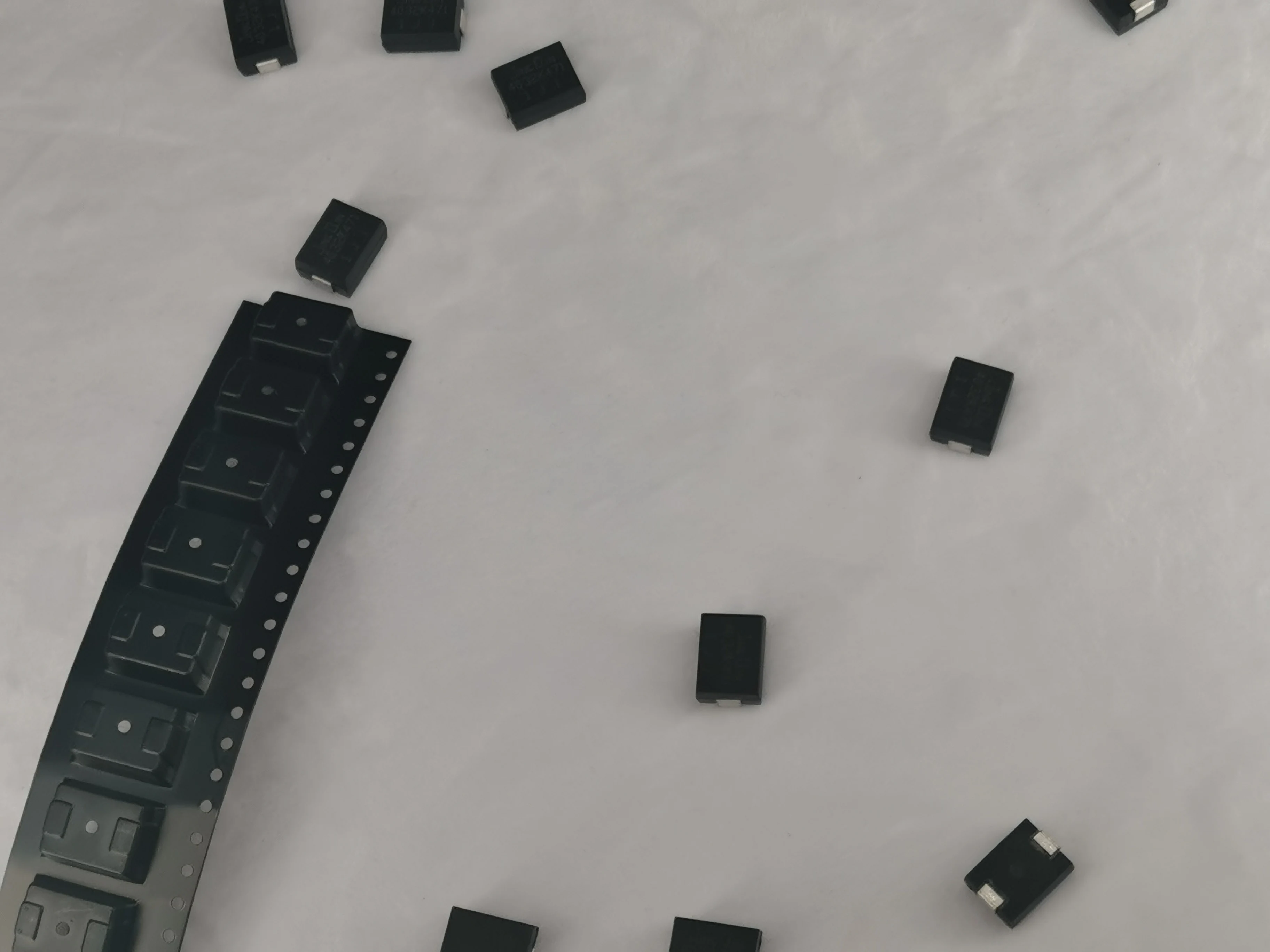 SMD Варистор 4032K511 чип