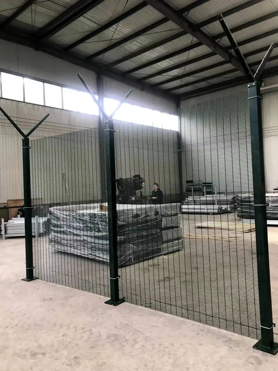 358 Anti-Climb Security Fence with Barbed Nail Wire Powder Coated Metal Frame for Farm & Driveway Gates