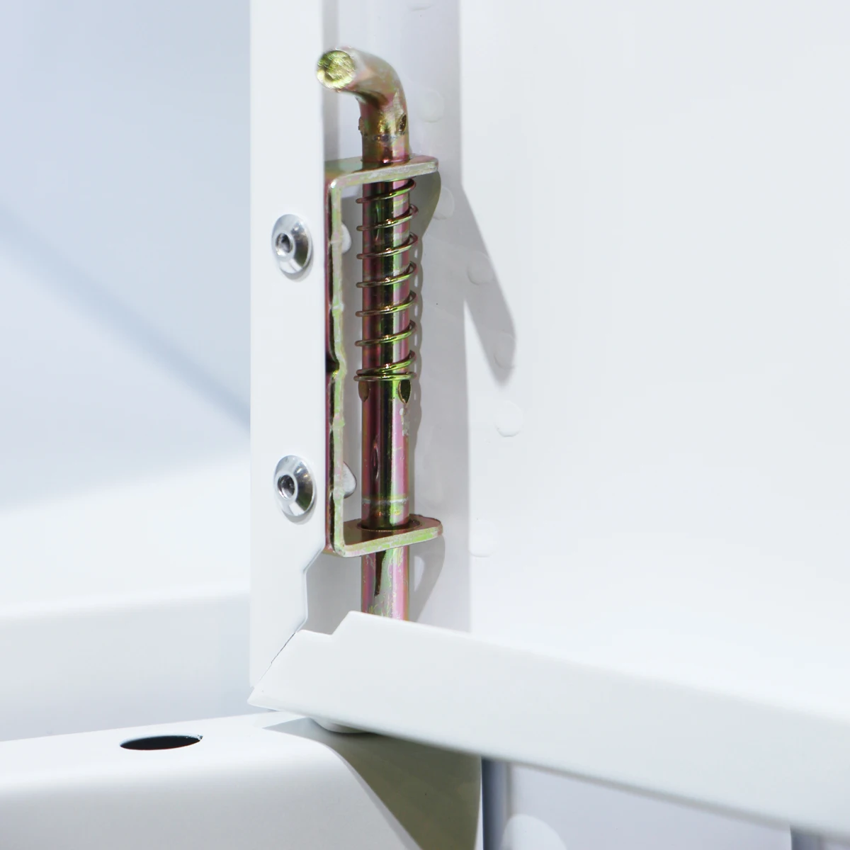 metal 12 door locker
