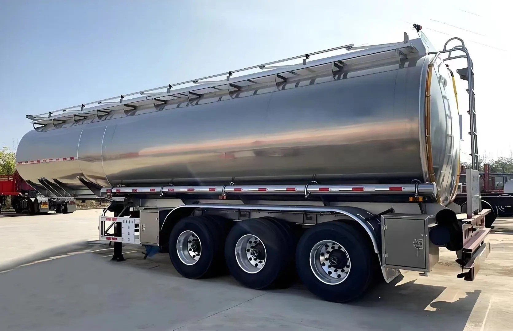 New Design 3 Axles 4 Axles Oil Fuel Aluminium Alloy Tanker Trailer 40000 45000 50000liters Tanker Trailer for Sale