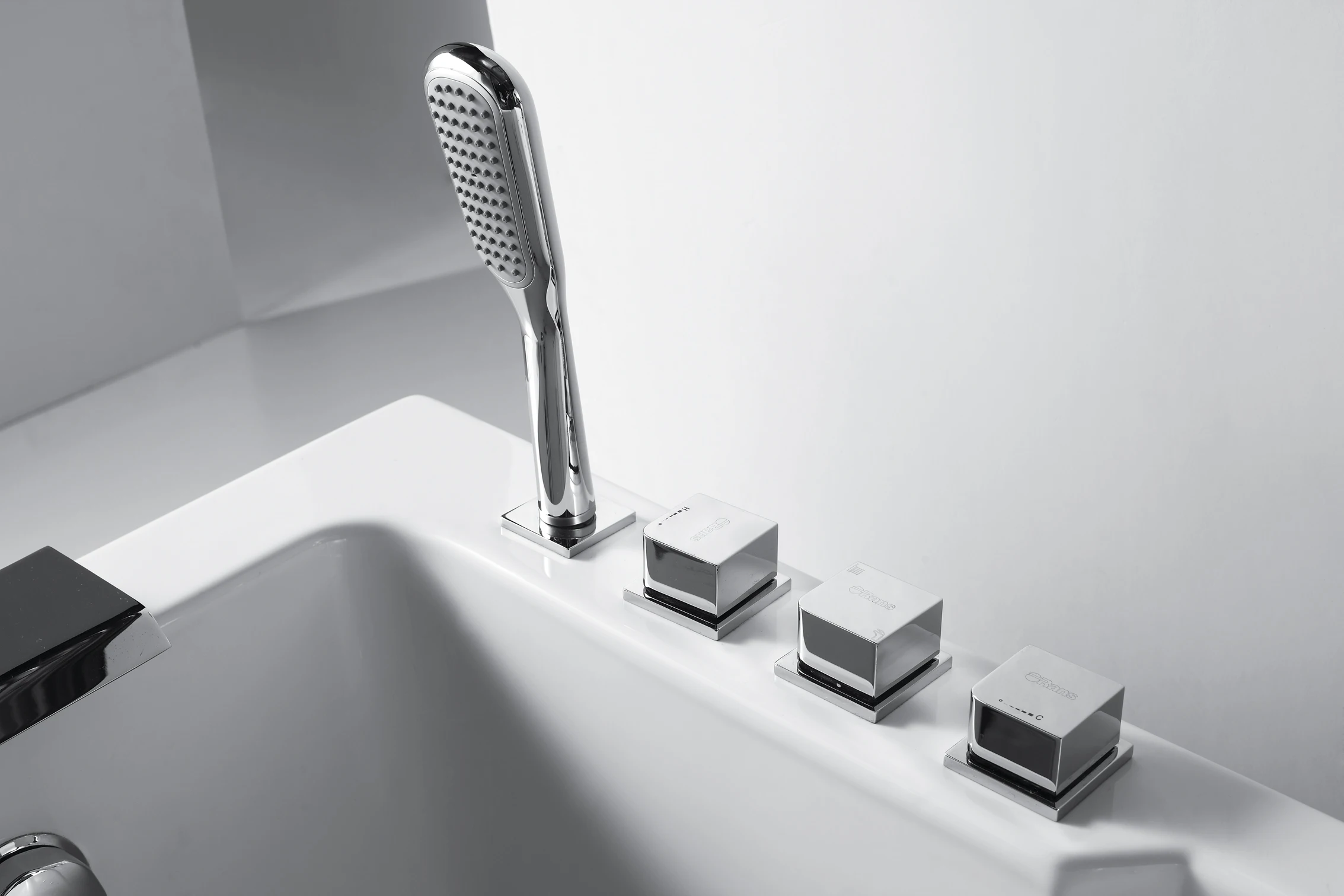 Luxury Acrylic Quality Whirlpool Massage Jacuzzi Elderly Walk In Modern Bathtub For Bathroom Design