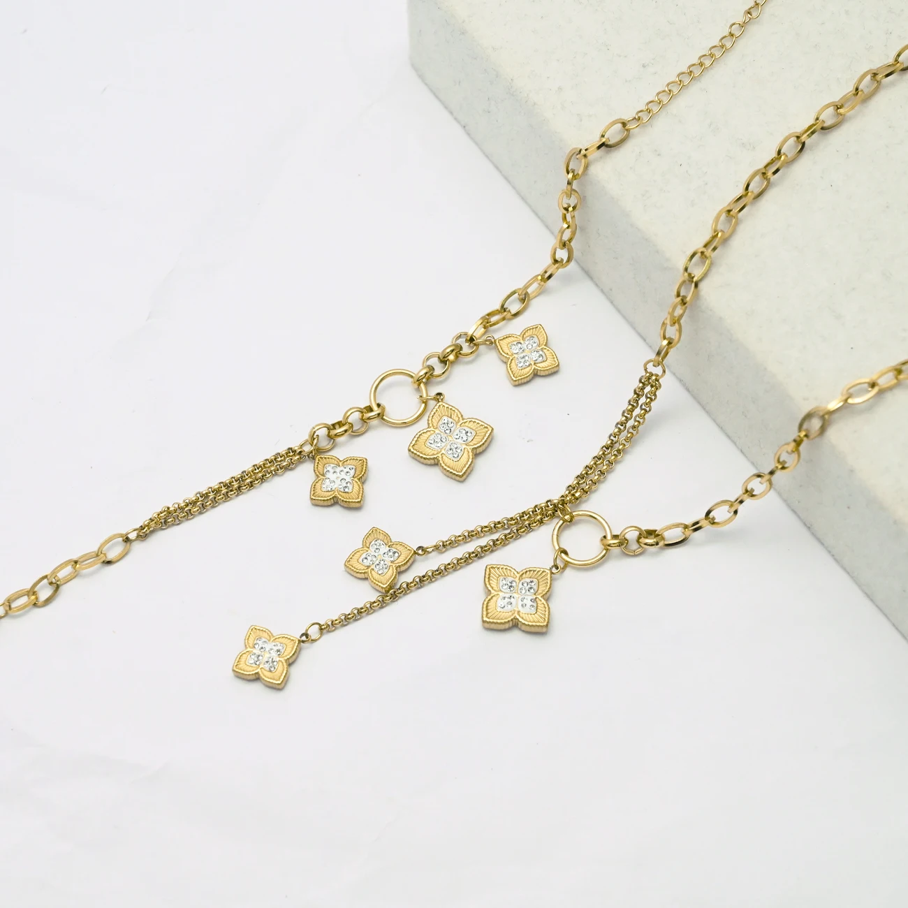 New Women 18K Stainless Steel Flower Shape Leaf Clover Pendant Custom Shaped Zircon Jewelry Fashion Bracelet Necklace Set