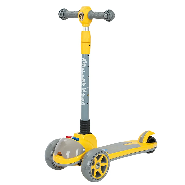 Children Scooter 3 Wheel Scooter with Flash Wheels Kick for 2-12 Year Kids Adjustable Height Foldable Children Scooter