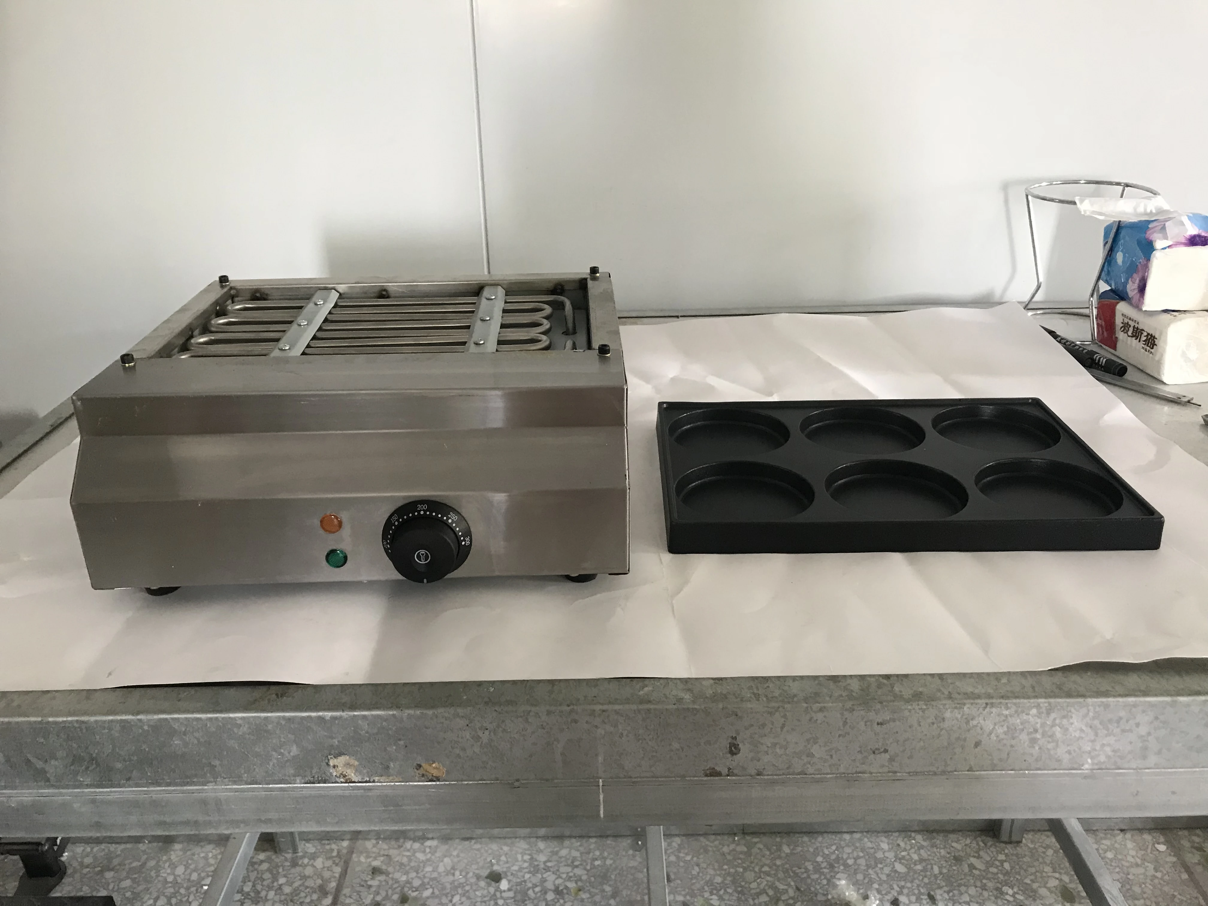 free shipping CE Approed 1 Set  New design high quality 6 holes electric burger making machine 110MM Size Pancake machine