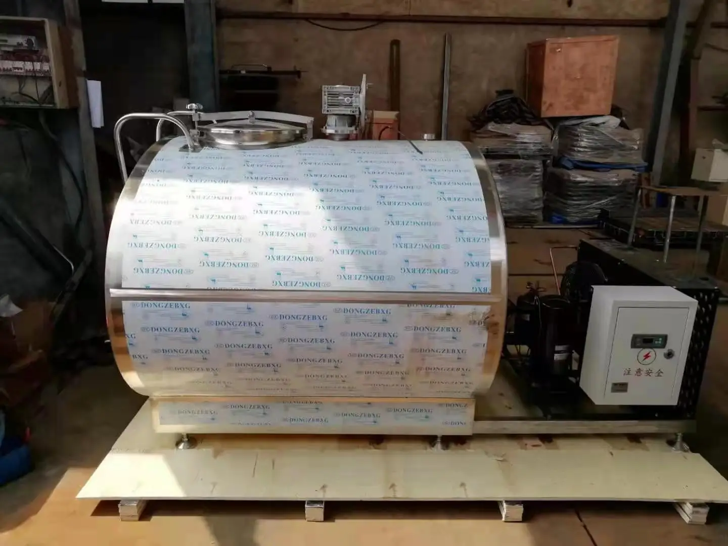 1000 Liters Milk Cooling Storage Tank Liquid Fresh-keeping Tank