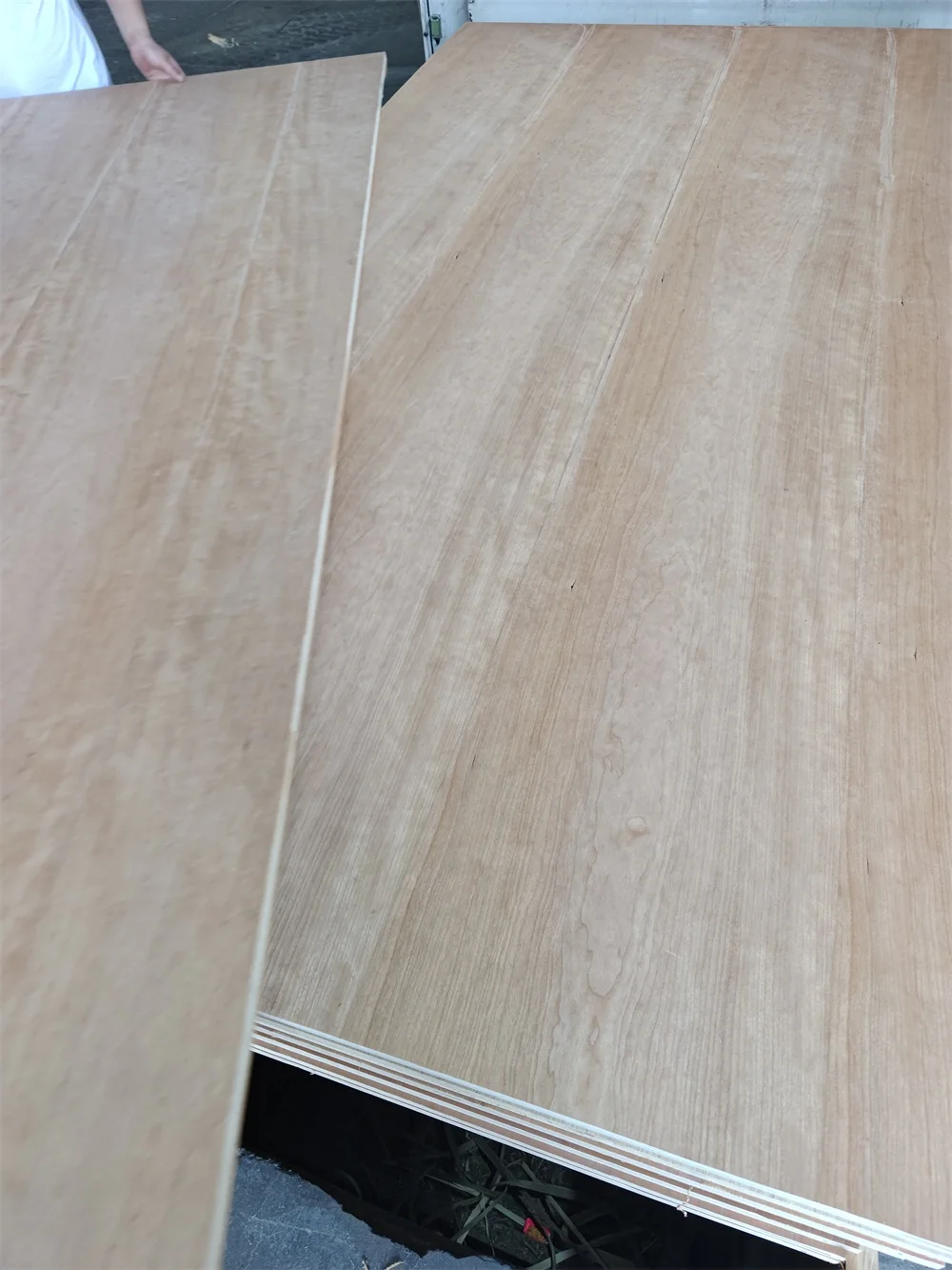 3A Grade Natural Red Oak White Ash Teak Veneer Sapele Cherry Walnut Beech Fancy Plywood