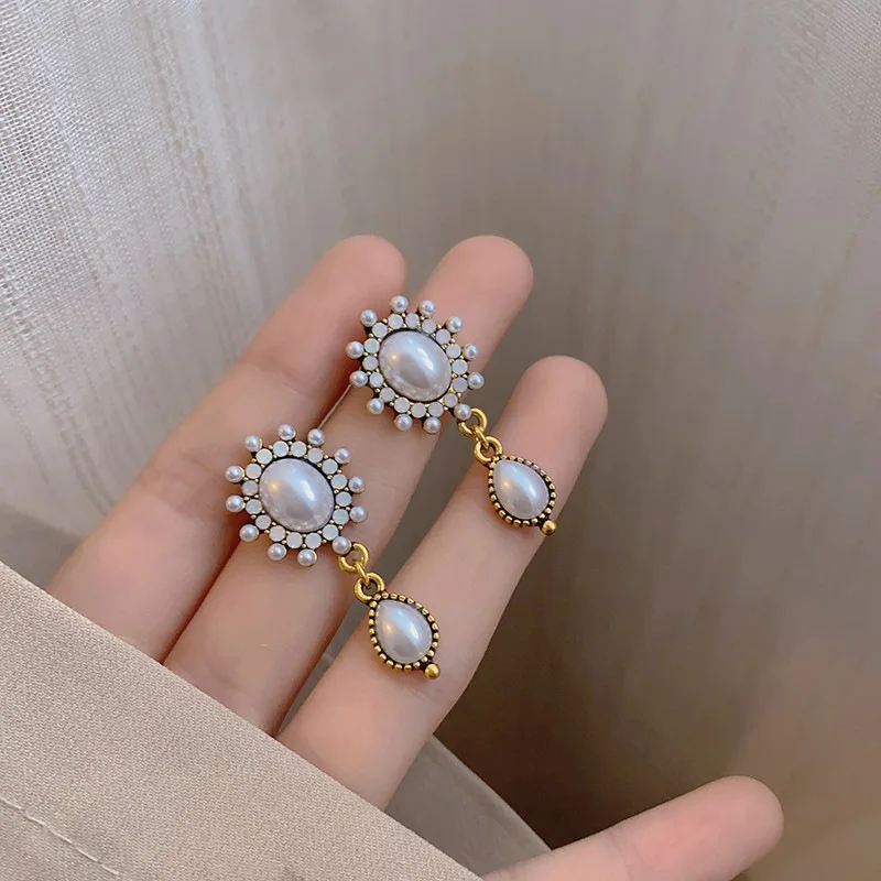 
Hoop Butterfly Statement Earrings Handmade 925 Rhinestone Fashion Pendant Earrings 925 Sterling Silver Silver Plated Retro Alloy 