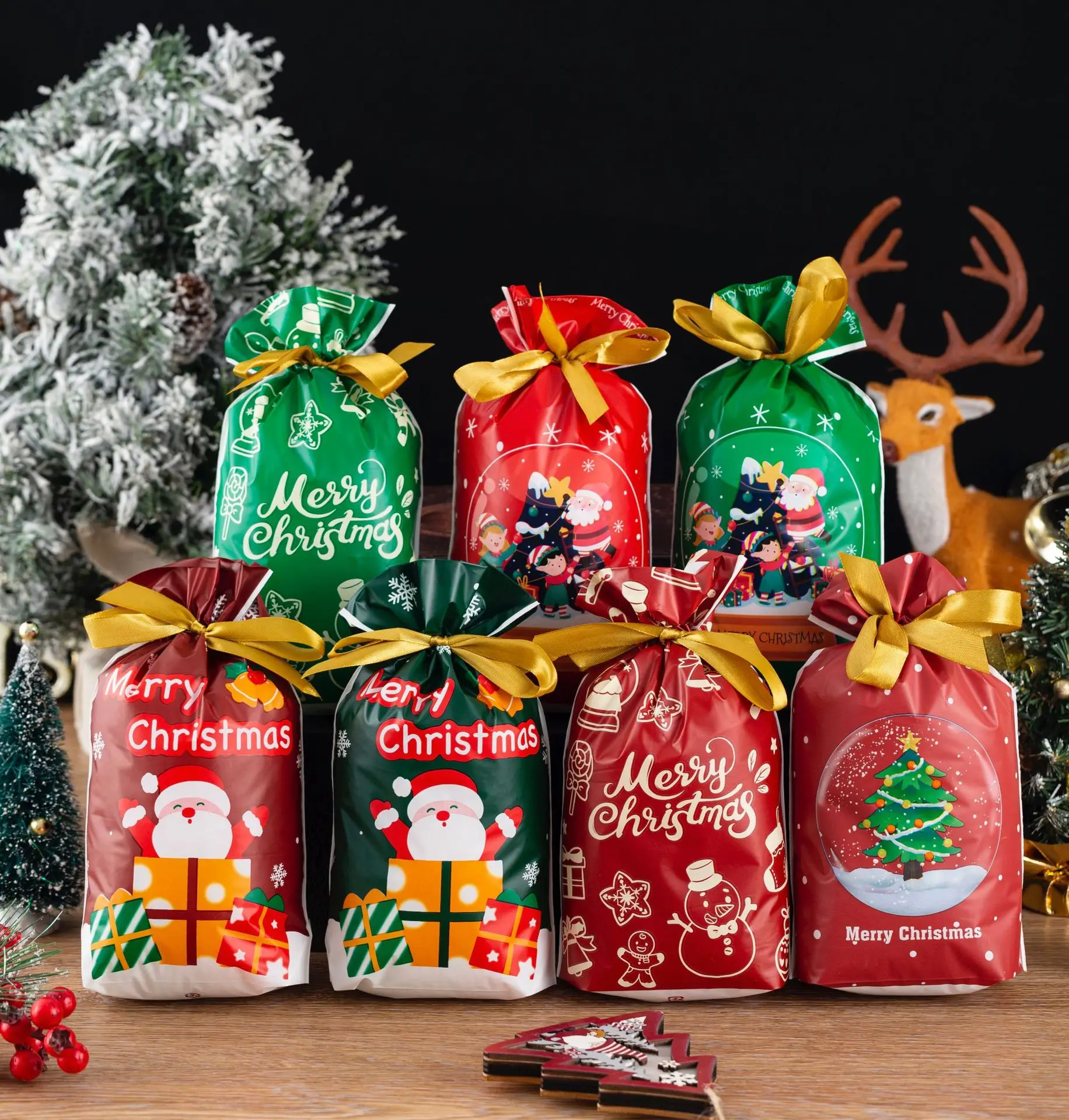 Custom Logo Design Pattern Large Small Reusable Xmas Party Gift Bag Merry Christmas Candy Cookie Food Drawstring Bags Bulk
